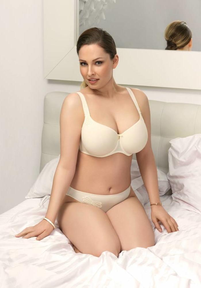 25P curvy lingerie 02