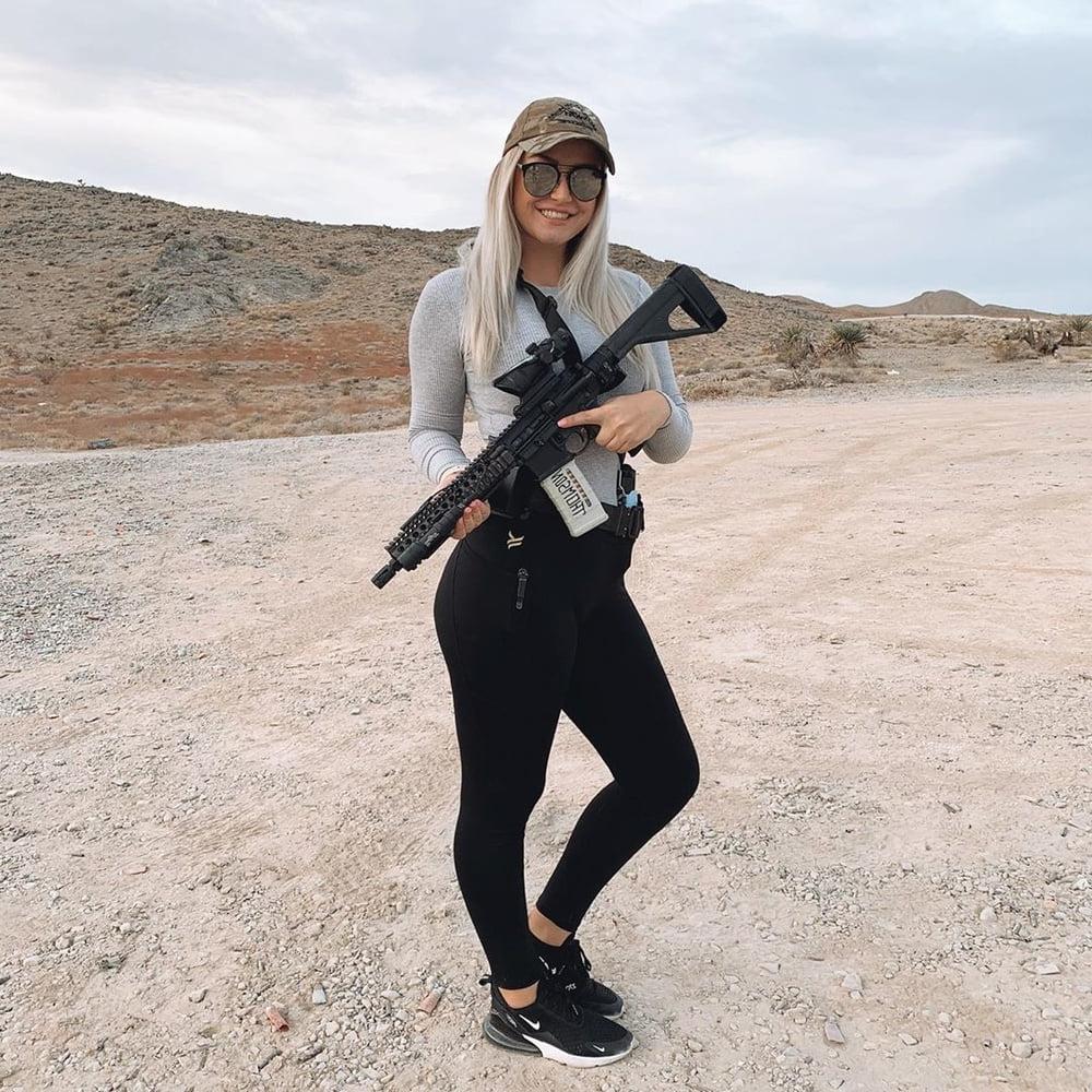 25P Girls with guns. (1)