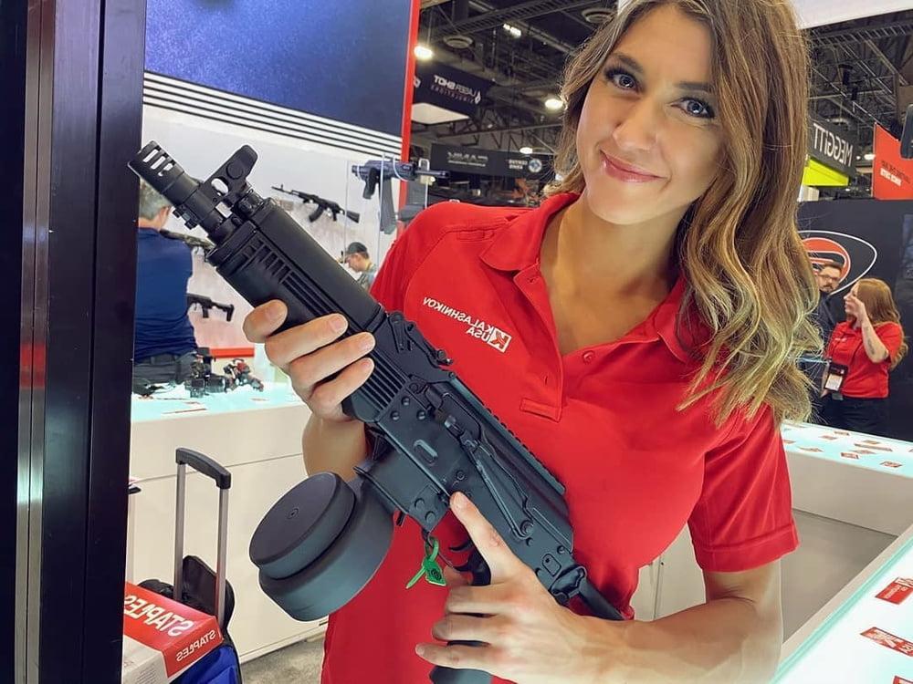 25P Girls with guns. (1)