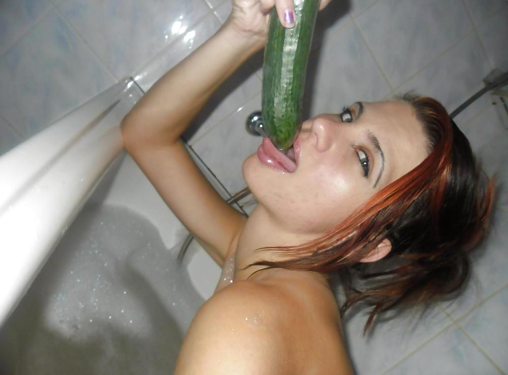 25P BATHING WITH CUCUMBER