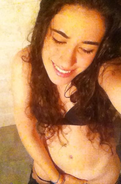 18P My argentinian 19 y.o girlfriend is virgin!! Comment it!
