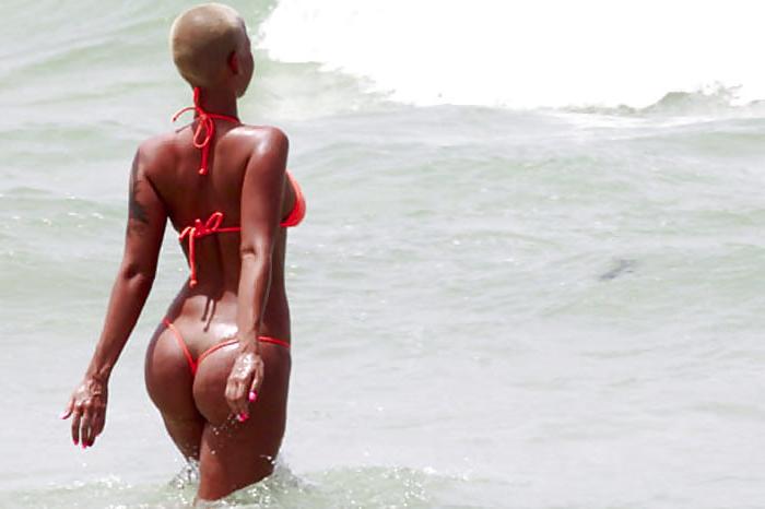 17P Short Haired Blonde - Amber Rose