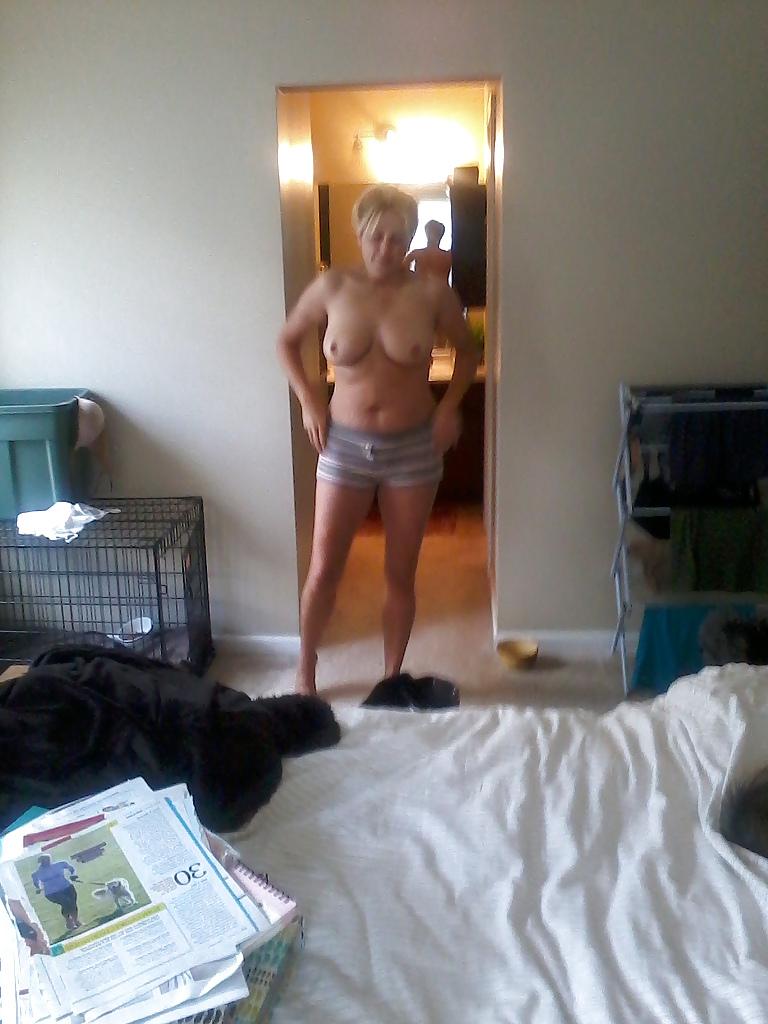25P Curvy Blond MILF