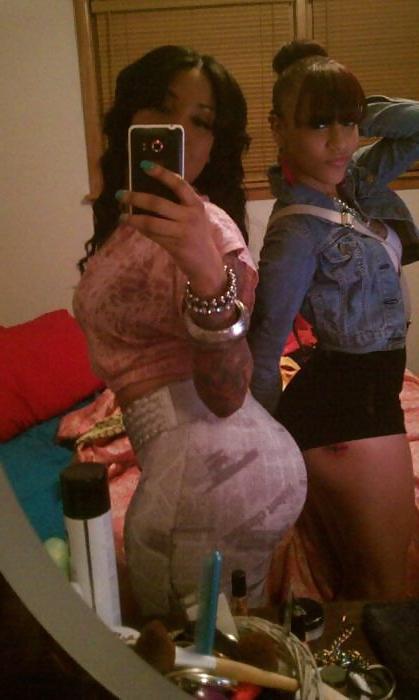 11P A pair of thick bitches 2