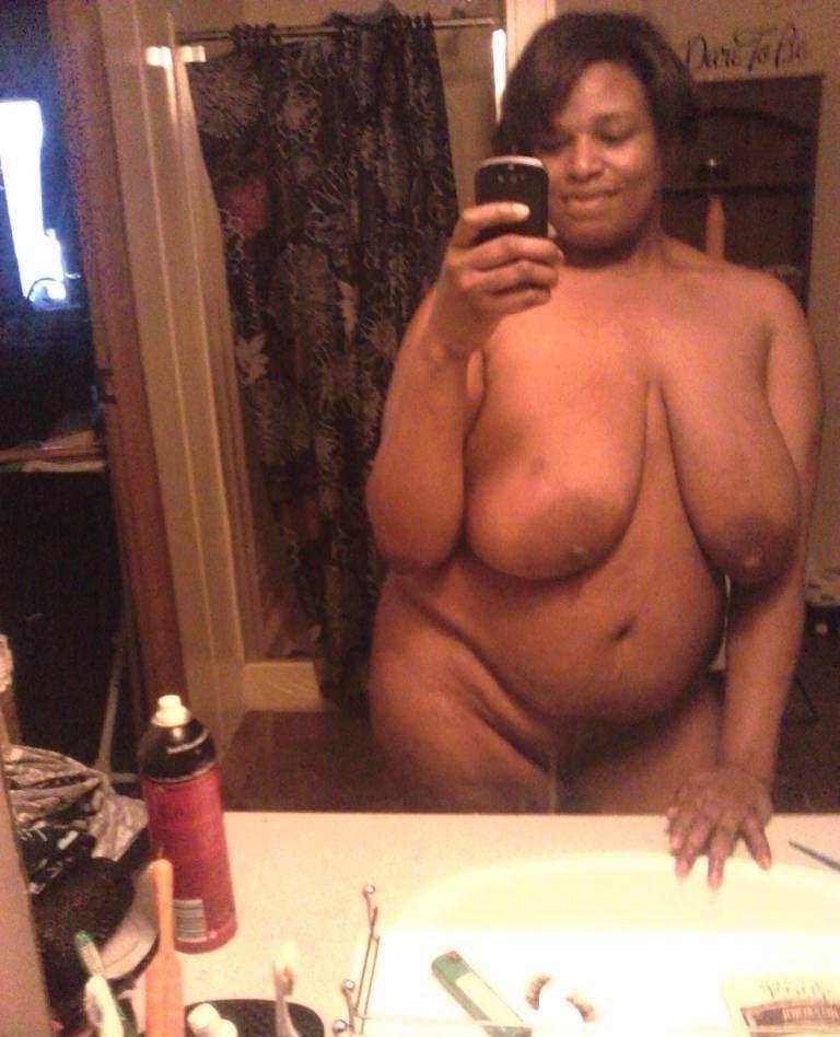 16P Bbw mix 742 (Black women in bathroom)