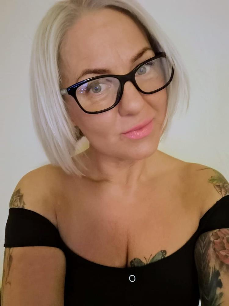 25P Girls next door