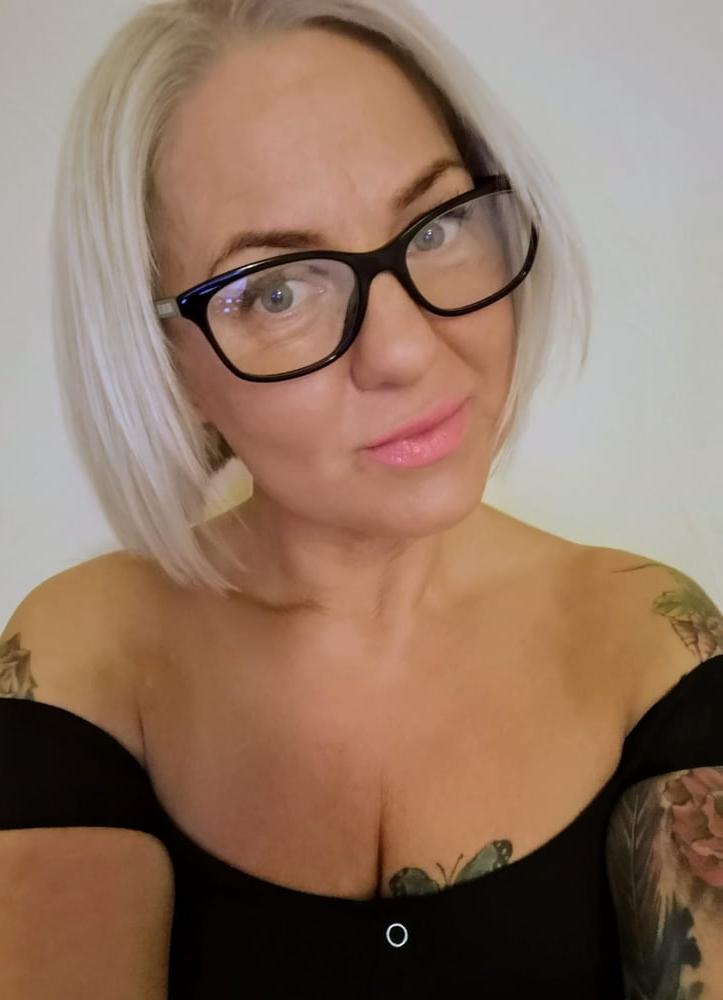 25P Girls next door
