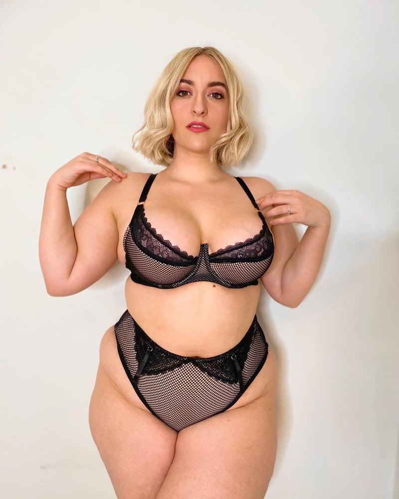 25P Curvy Blonde