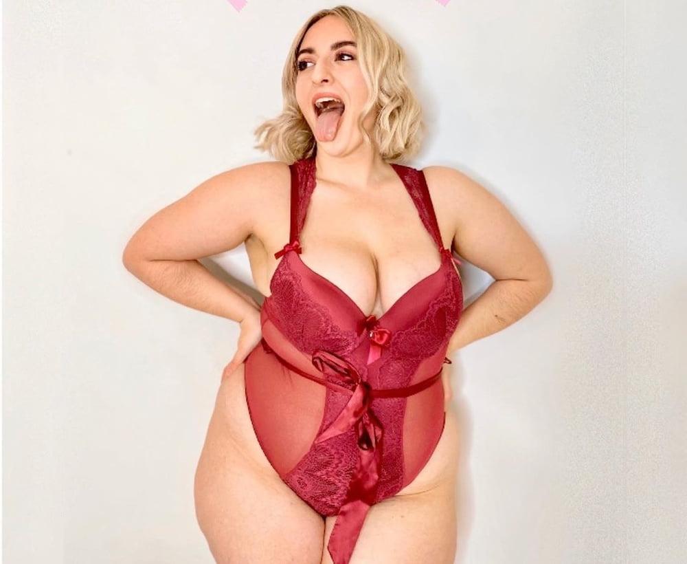 25P Curvy Blonde