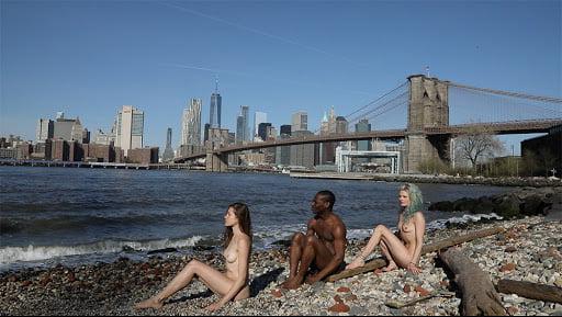 25P Artistic nudes