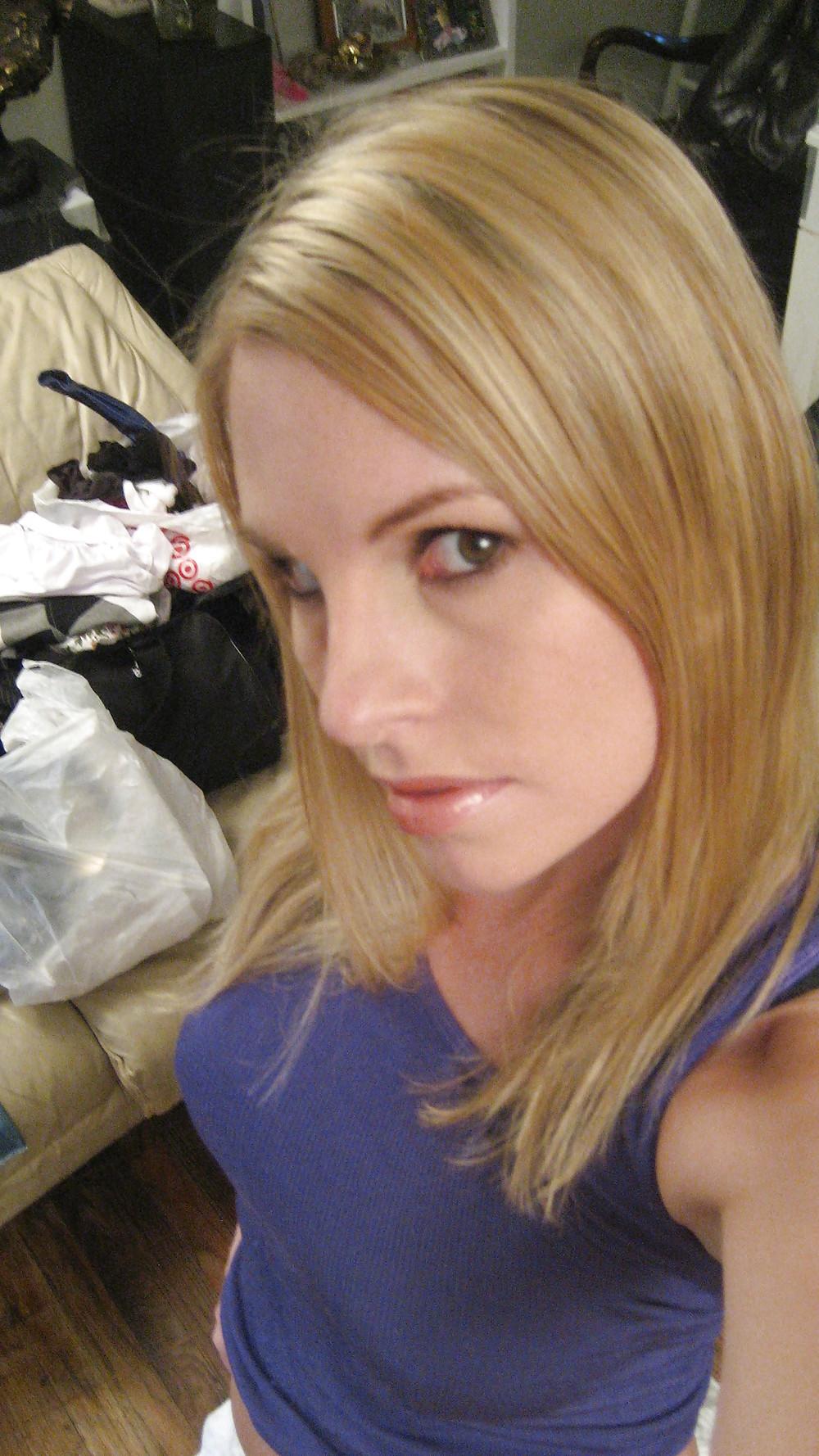 14P Blonde mirror pics