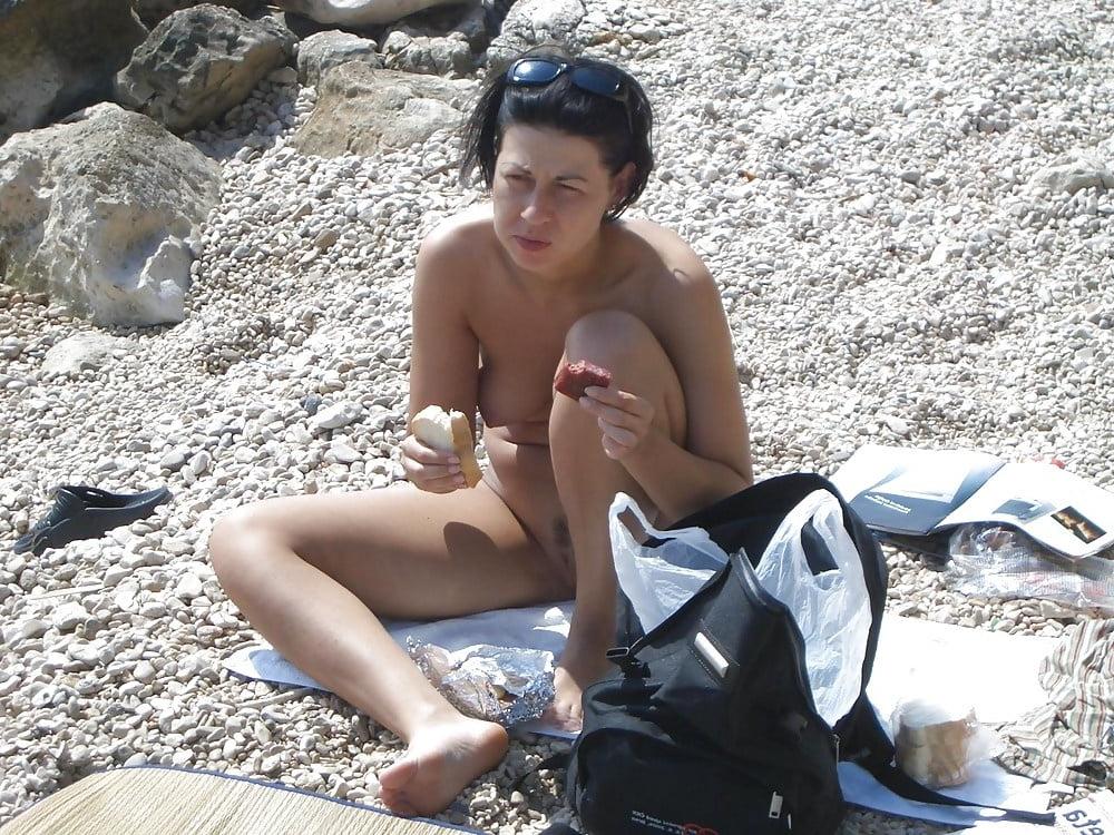 25P Girls on the Beach 203