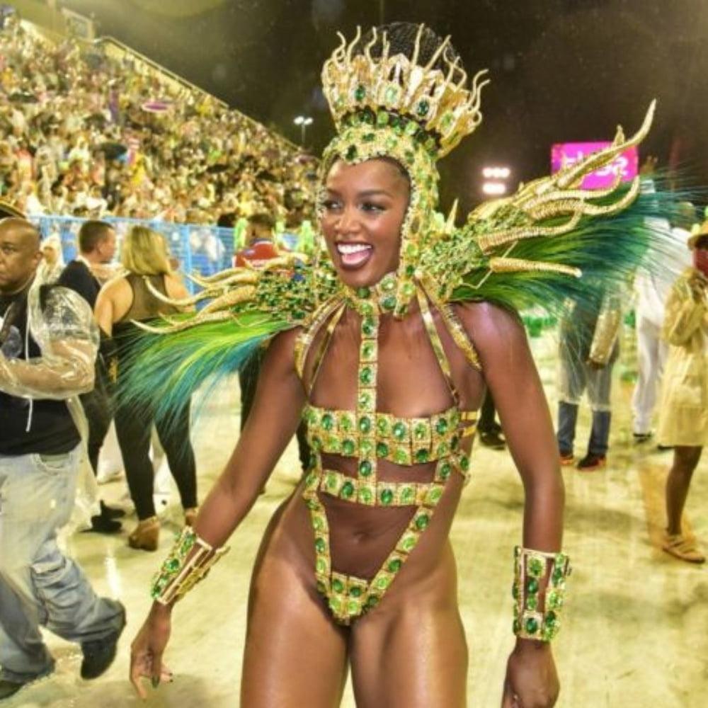 12P Brazilian Ebony Girl Carnaval 2020