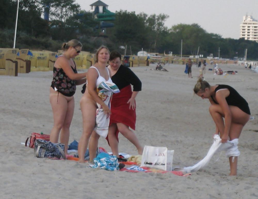 25P Beautiful Change in Beach 3 by Voyeur TROC
