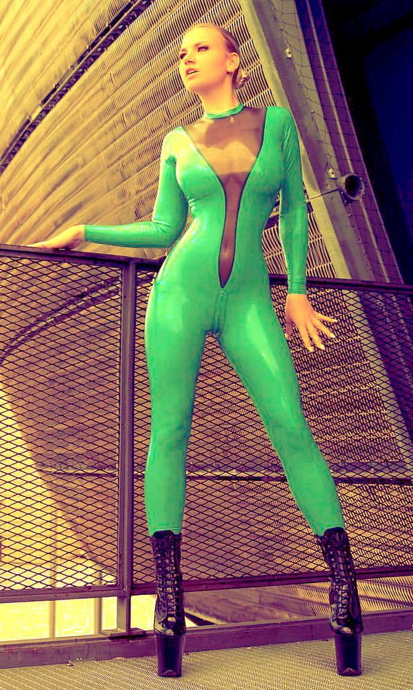 25P Latex girls 29