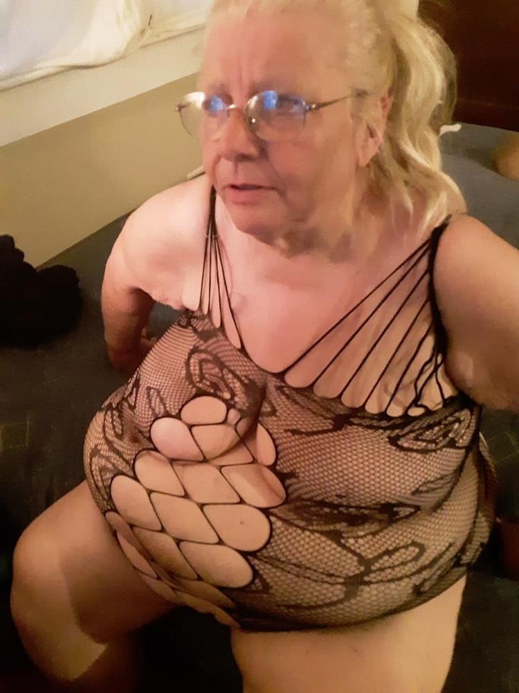 25P Hoodyman SSBBW 282 : Fat piggy Marisa fucker