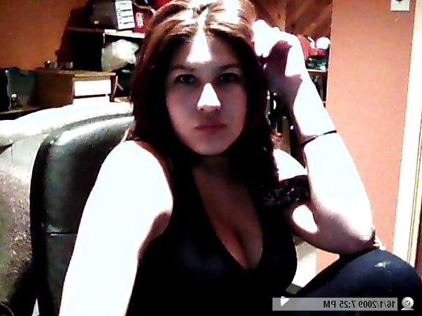 25P Pics of that slut on the video I uploaded