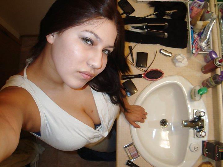 25P Pics of that slut on the video I uploaded