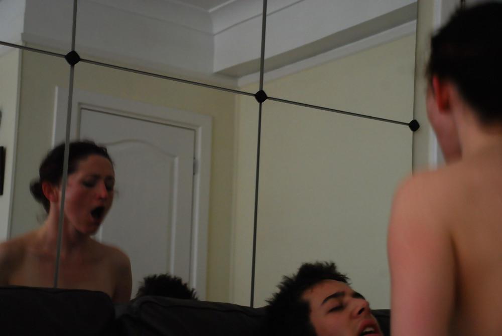 23P Brunette MILF Threesome