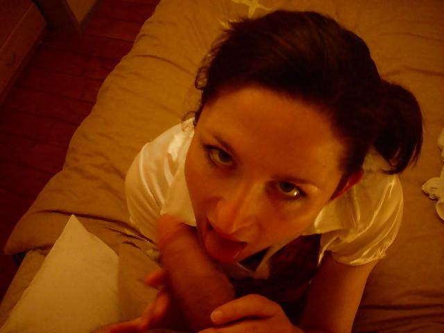 23P Brunette MILF Threesome