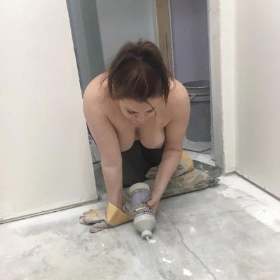 25P Topless in Jeans   49
