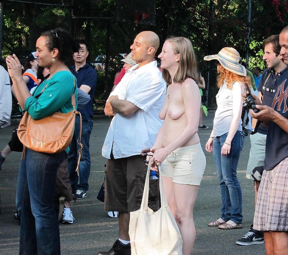 20P Women with ugly tits.