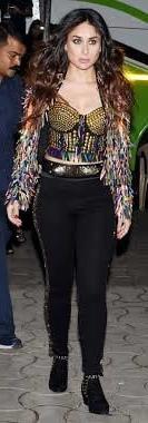 25P Kareena kapoor  tight pants and porn pics very sexy