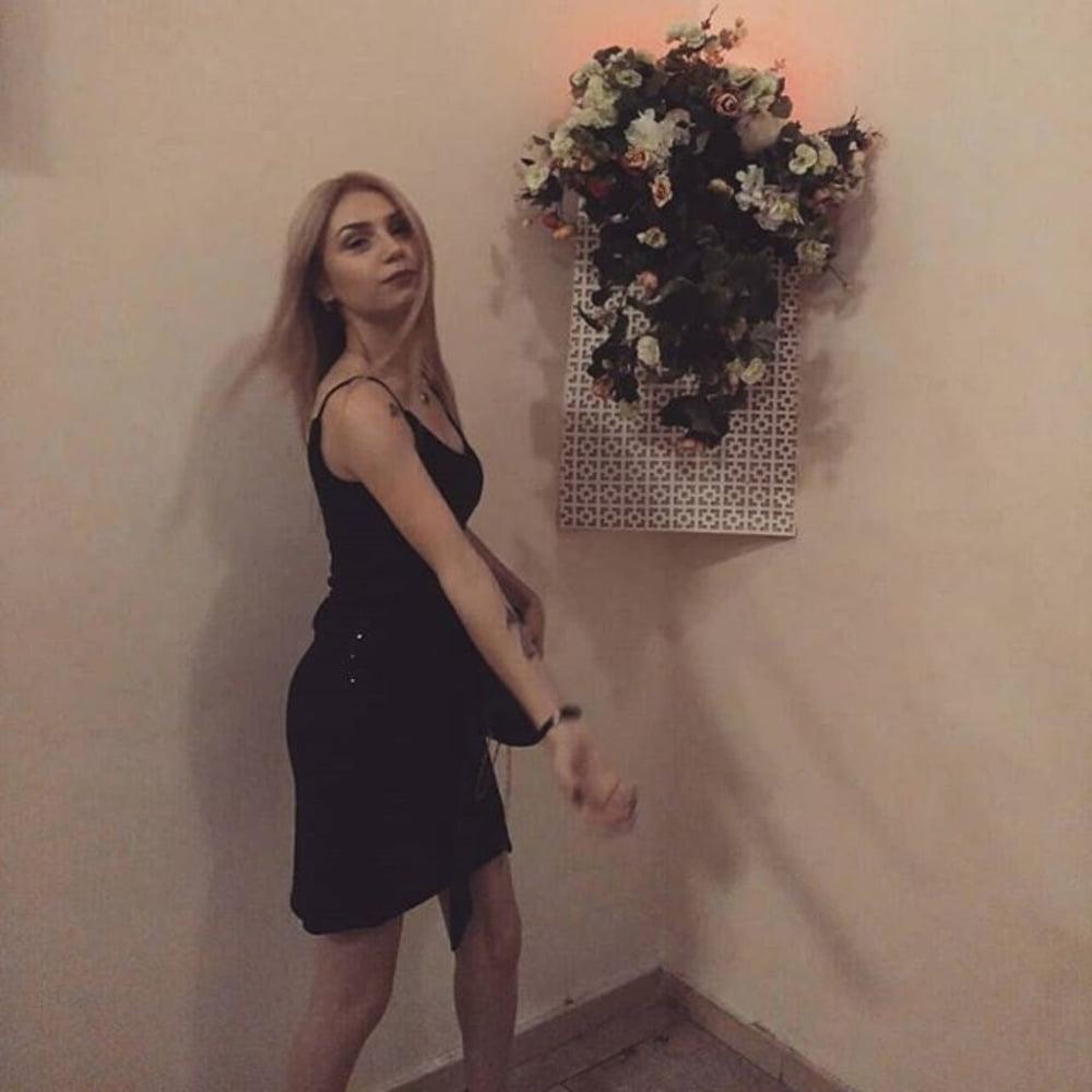 19P Hot Girls