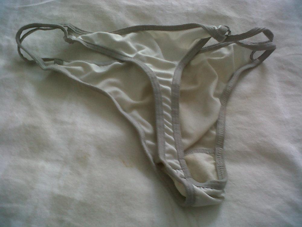 4P Un petit string blanc  - white thong