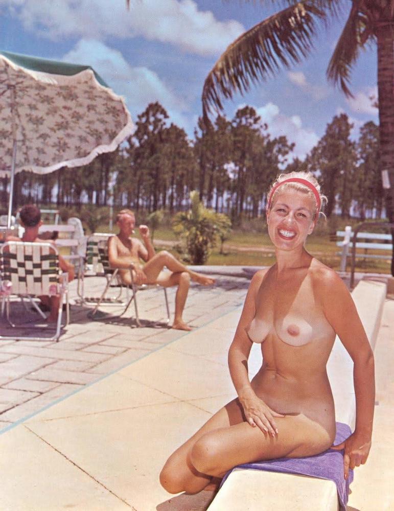 25P Naked Vintage Girls 52