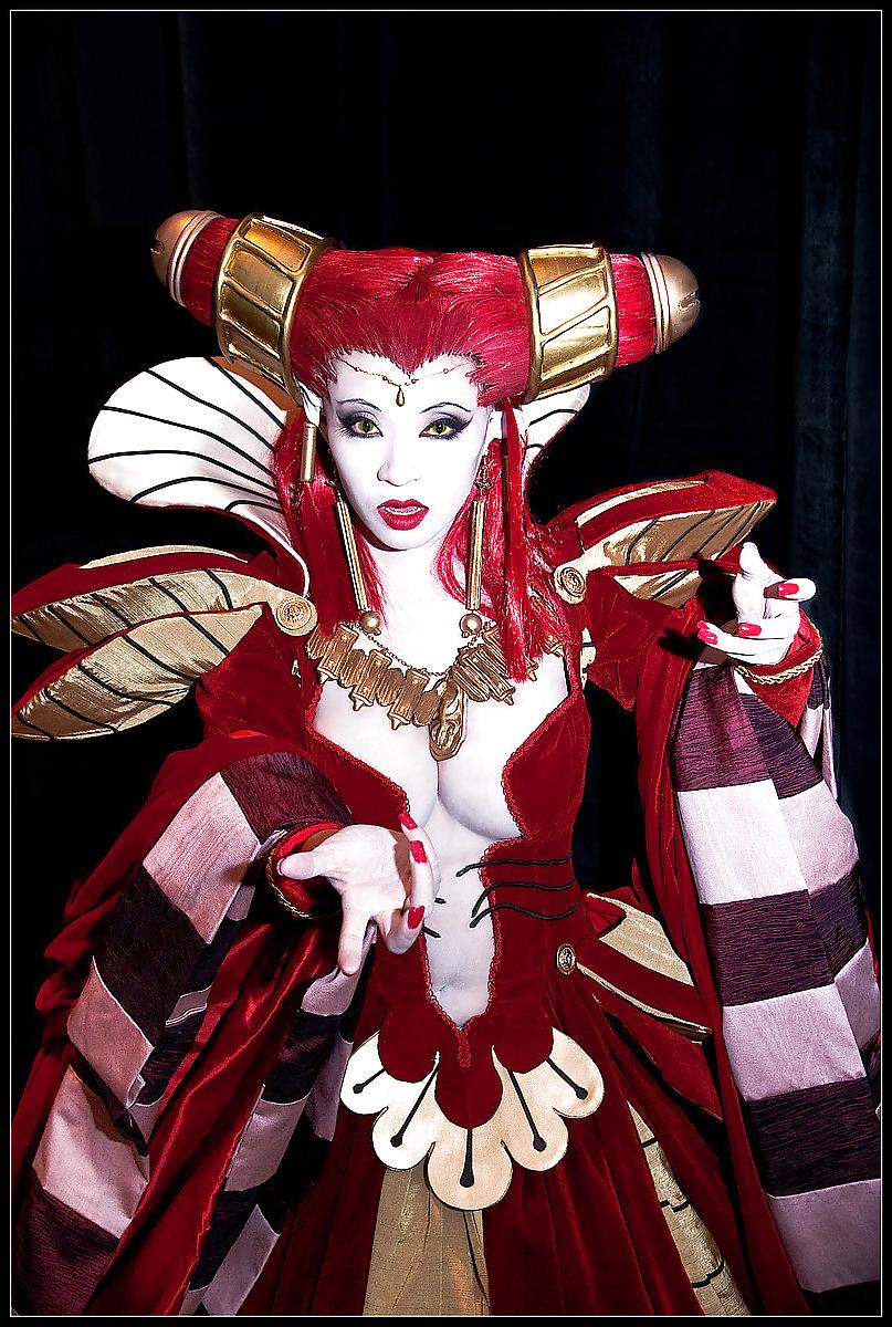 25P New Yaya Han cosplay chinese model