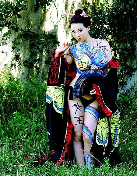 25P New Yaya Han cosplay chinese model