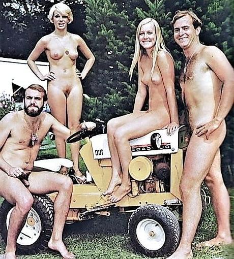 25P Naked Vintage Girls 52
