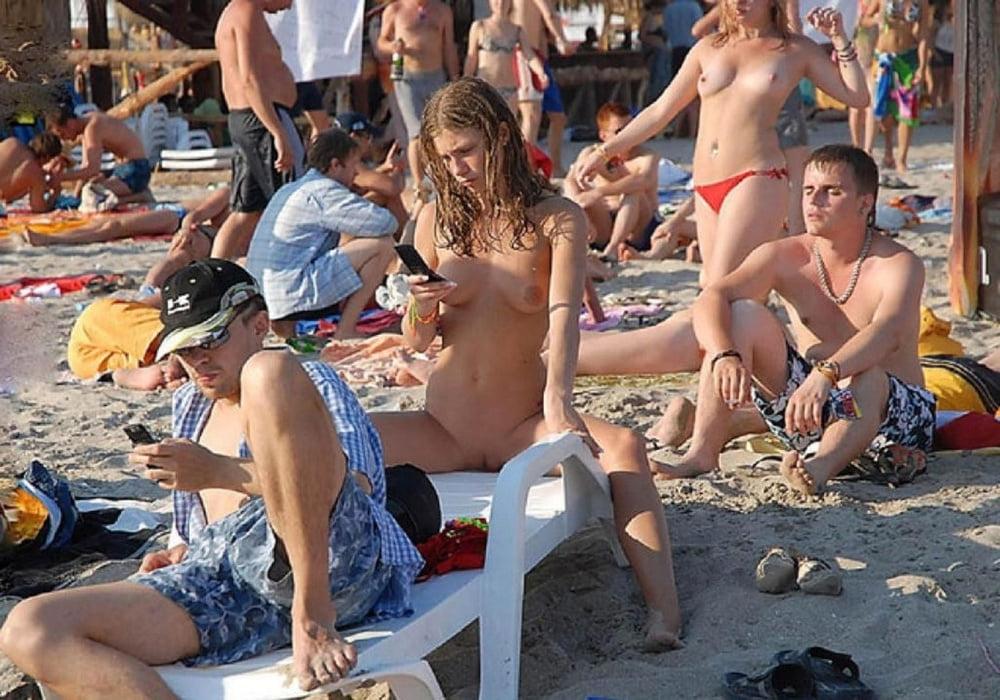 25P Great girls on the beach 4