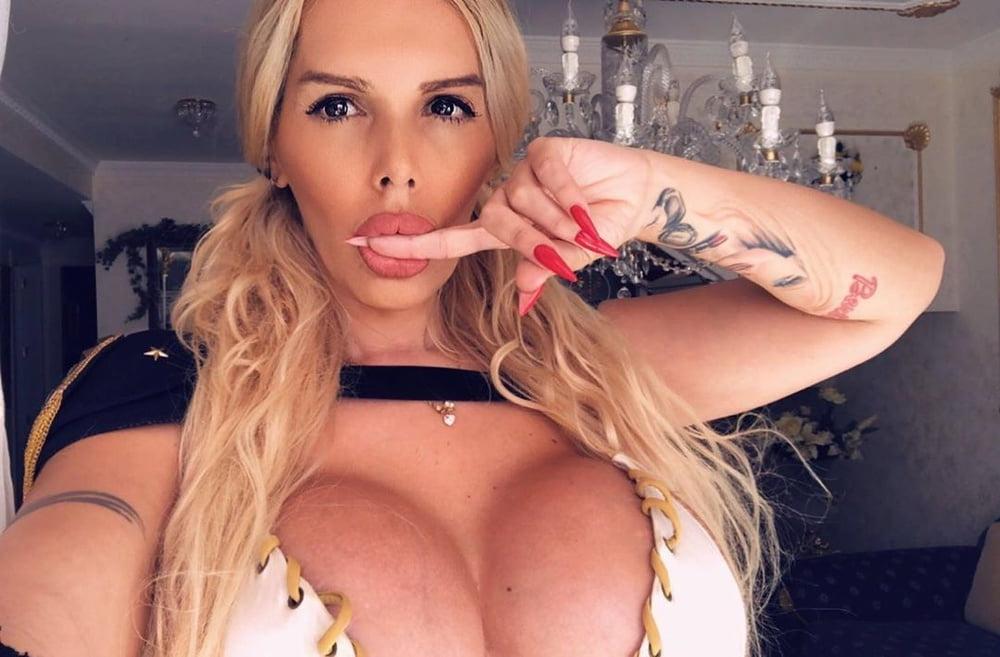25P bimbo girls1