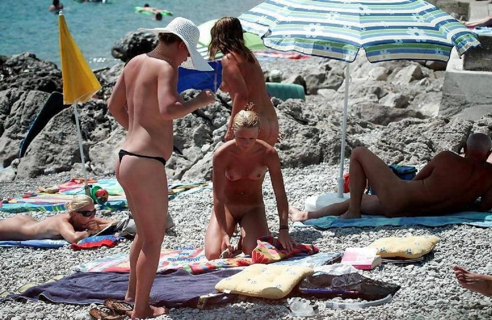 25P Great girls on the beach 3