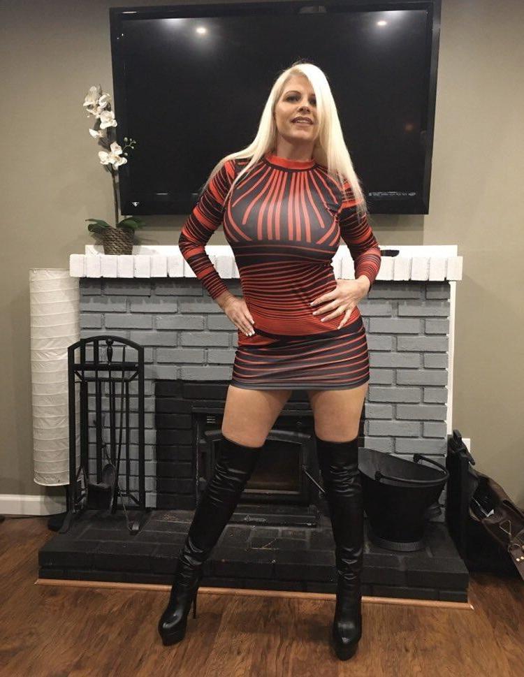 10P Reifer Blonder Bimbo