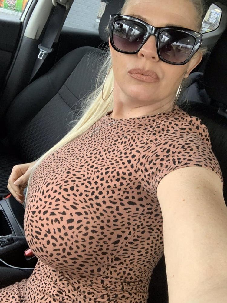 10P Reifer Blonder Bimbo
