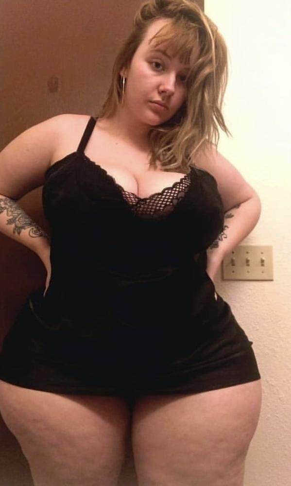 23P Nice curvy blond amateur 6