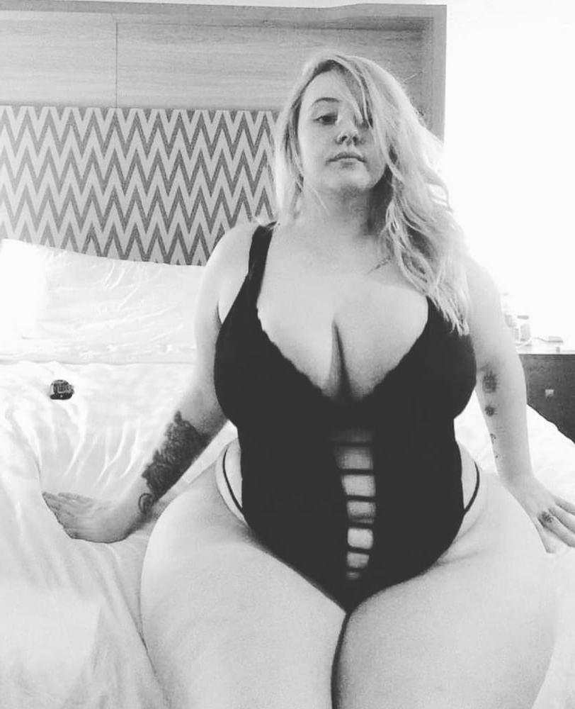 23P Nice curvy blond amateur 6
