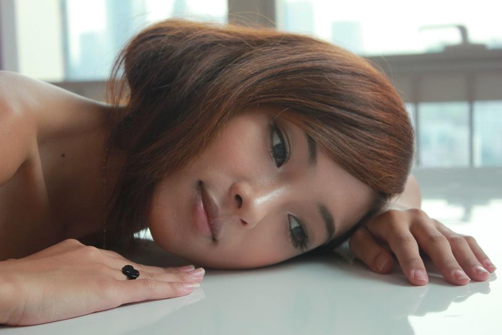 25P Girls whose breath I'd love to smell: Xiaojun