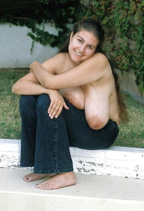 25P Topless in Jeans   48