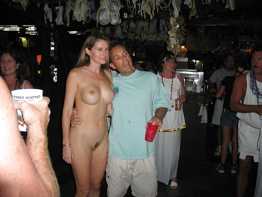 16P public nudity 01