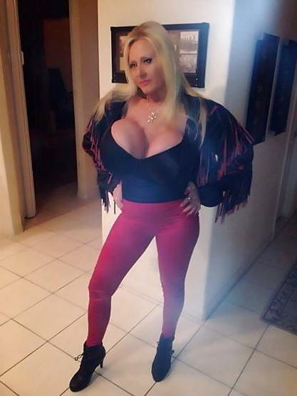 25P Sexy Bimbo 1
