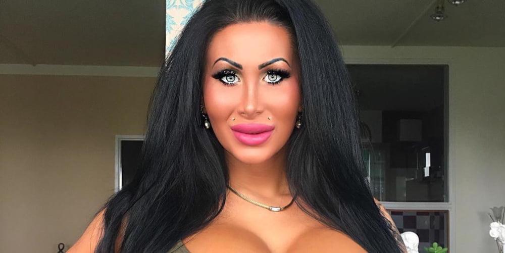 25P Sexy bimbo 3