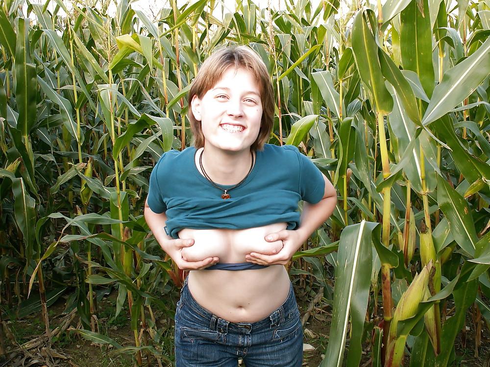 25P Queens in Jeans CLXXV