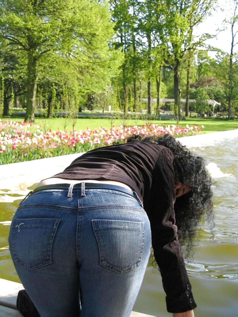 25P Queens in Jeans CLXXV