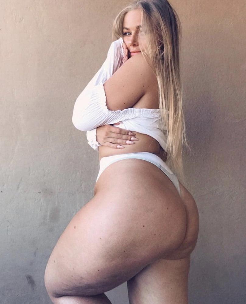 25P Nice curvy blond amateur 3