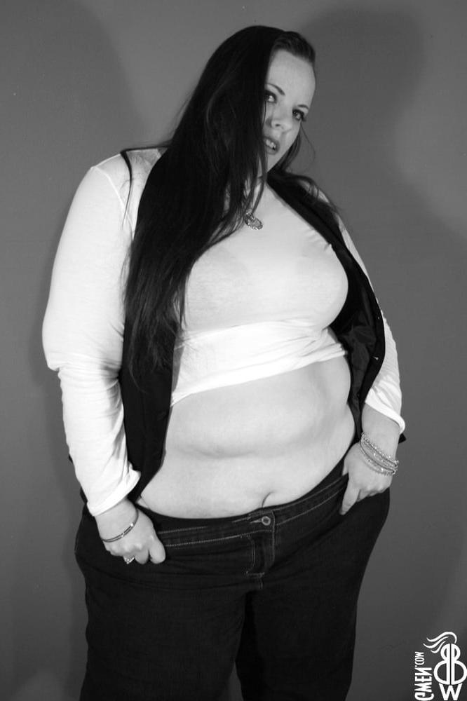25P Hoodyman ssbbw 275 : More fat pigs exposed 2020.