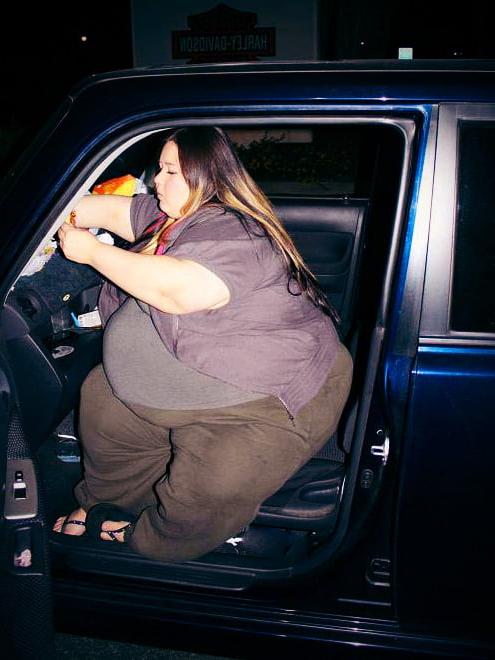 18P Fat Bodies In Tight Spaces - SSBBW Stuck 2